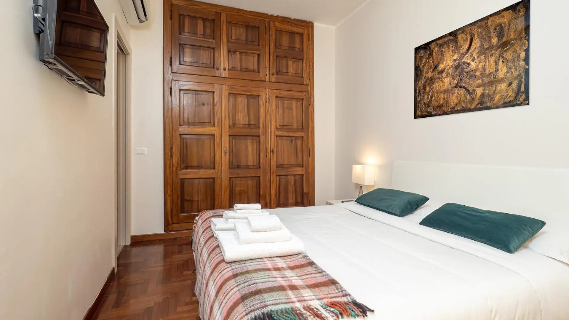 米兰Stylish Flat With Balcony - 15 Min To Duomo公寓 0*, 米兰
